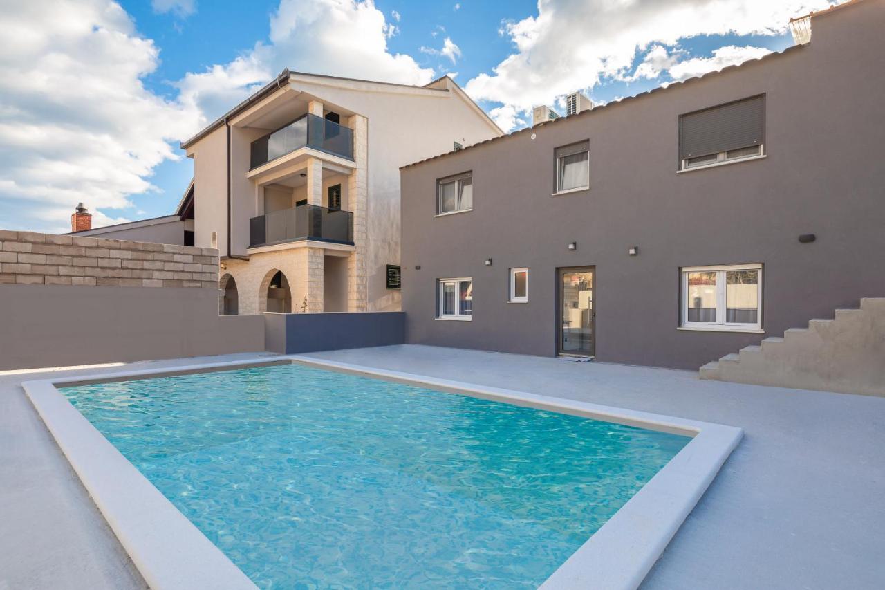 Luxury Apartment Lorena - Private Heated Pool - イェセニツェ エクステリア 写真