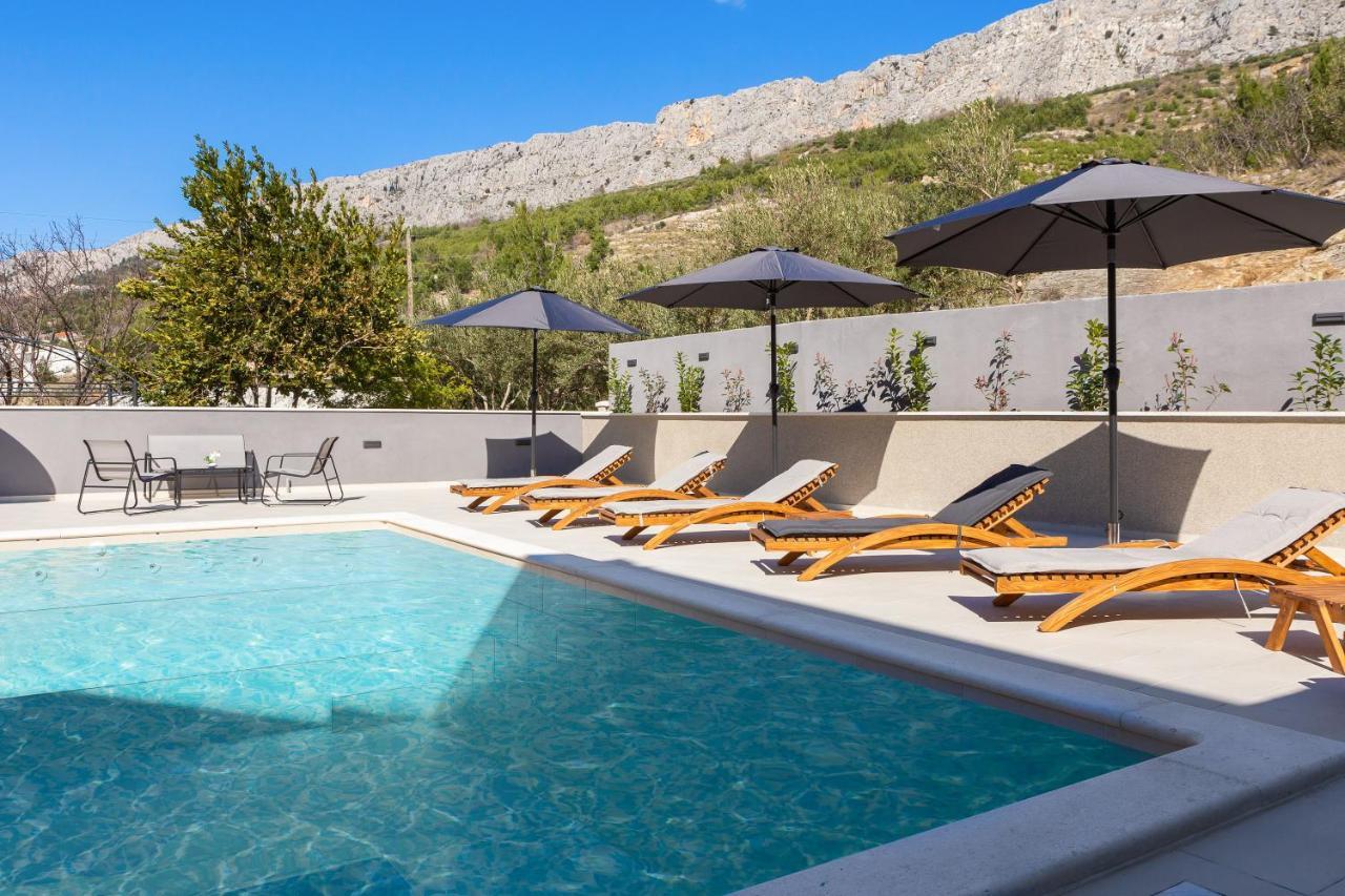 Luxury Apartment Lorena - Private Heated Pool - イェセニツェ エクステリア 写真