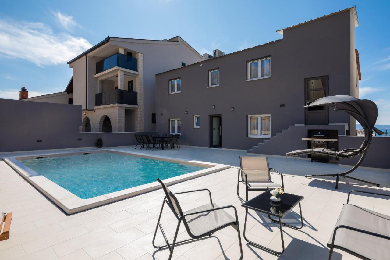 Luxury Apartment Lorena - Private Heated Pool - イェセニツェ エクステリア 写真