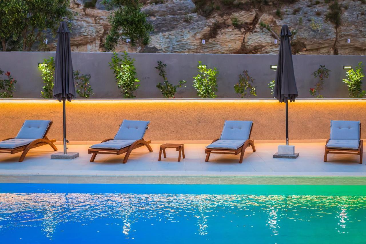 Luxury Apartment Lorena - Private Heated Pool - イェセニツェ エクステリア 写真