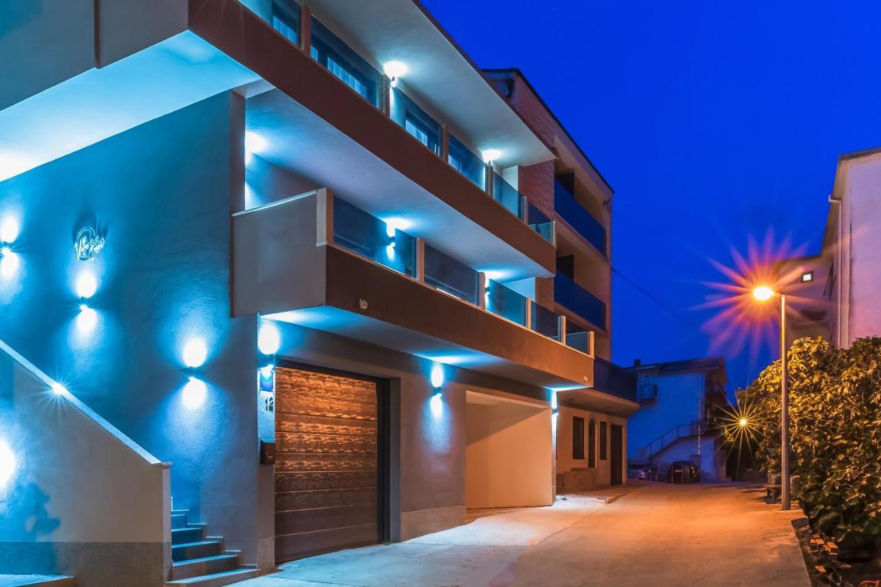 Luxury Apartment Lorena - Private Heated Pool - イェセニツェ エクステリア 写真