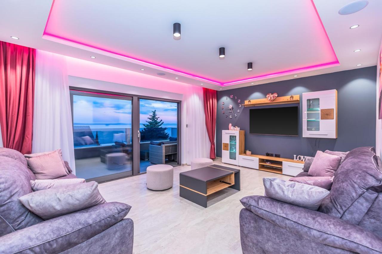 Luxury Apartment Lorena - Private Heated Pool - イェセニツェ エクステリア 写真