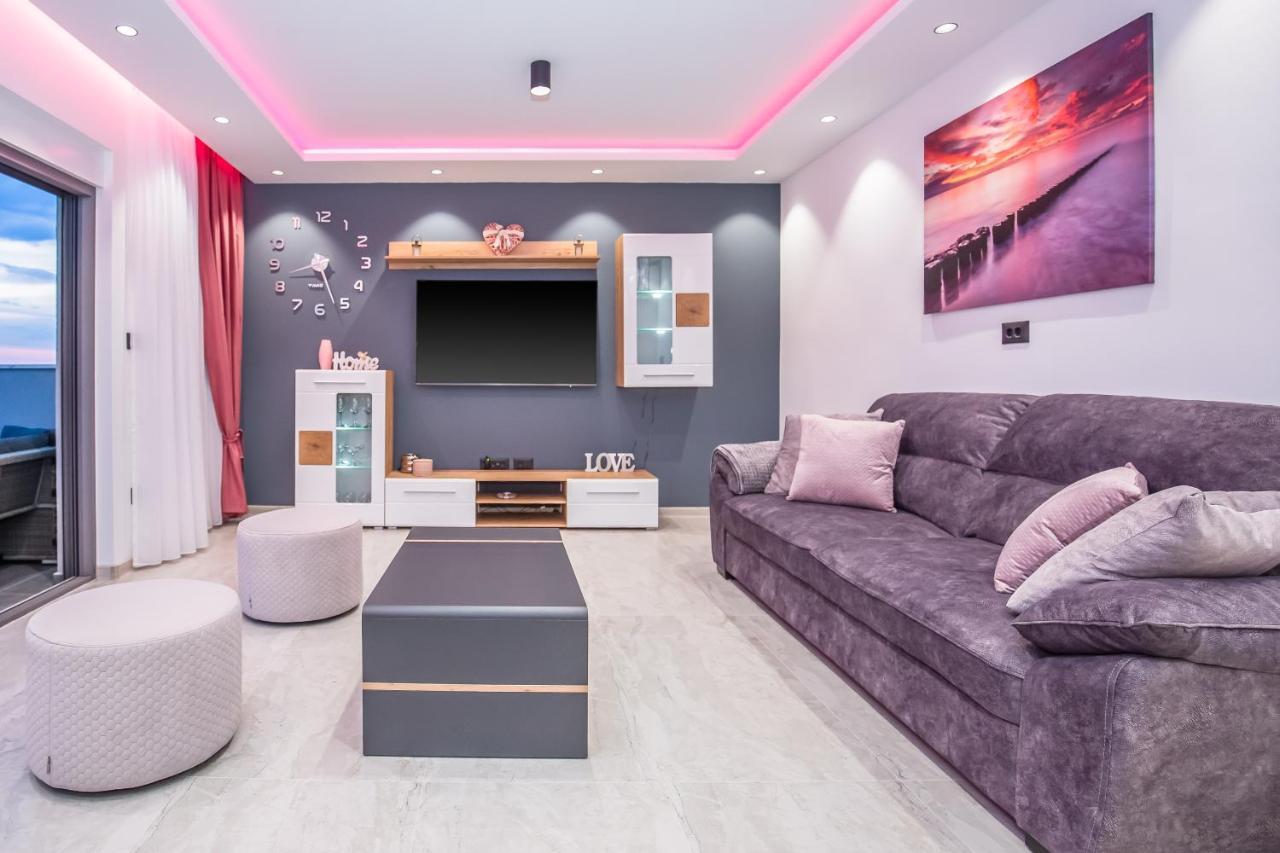 Luxury Apartment Lorena - Private Heated Pool - イェセニツェ エクステリア 写真
