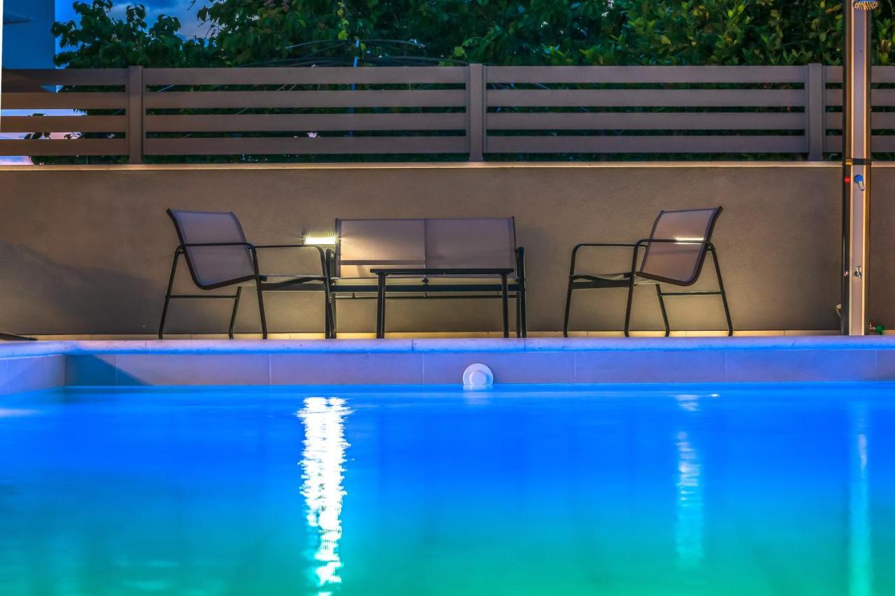 Luxury Apartment Lorena - Private Heated Pool - イェセニツェ エクステリア 写真