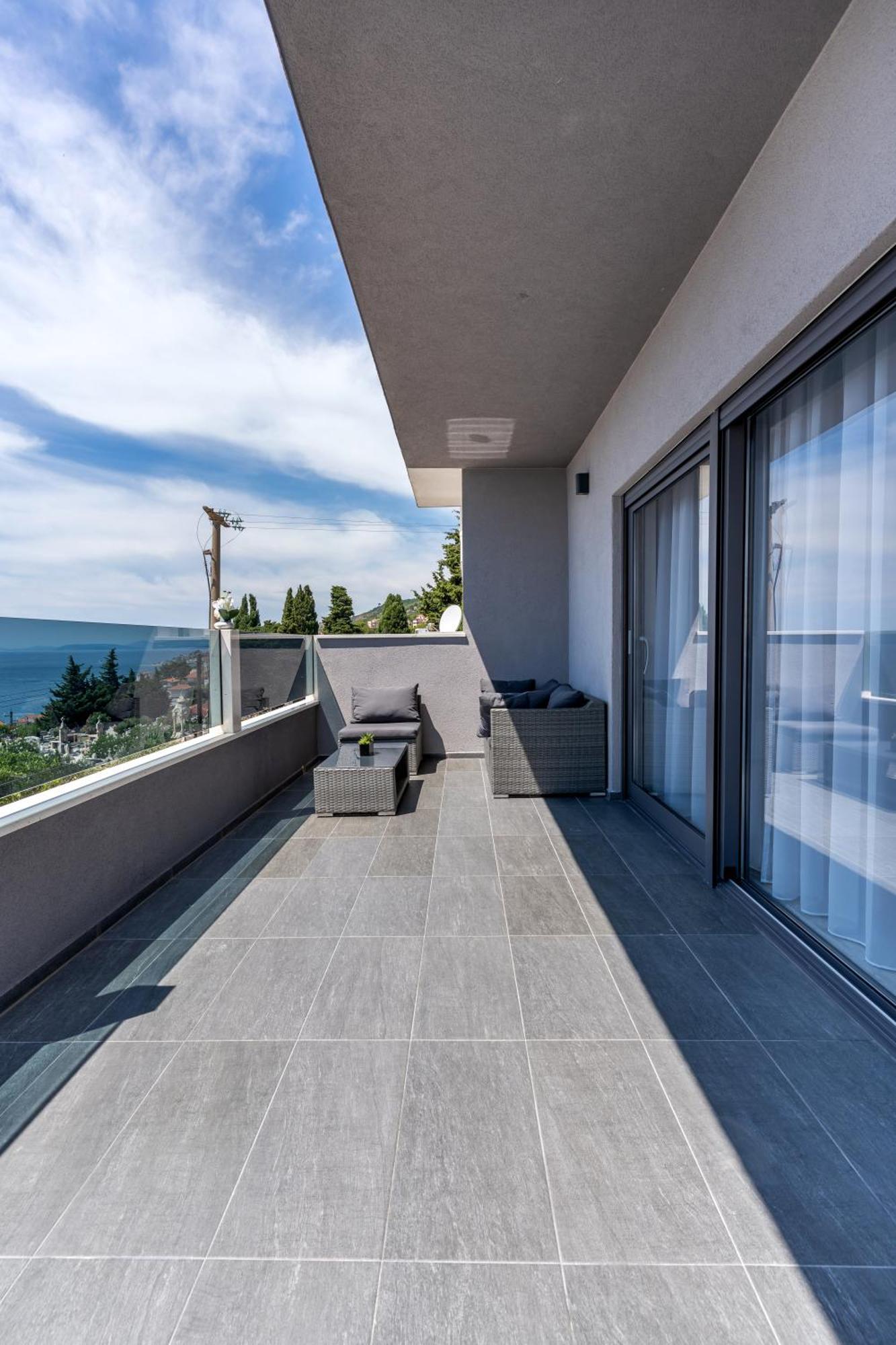 Luxury Apartment Lorena - Private Heated Pool - イェセニツェ エクステリア 写真