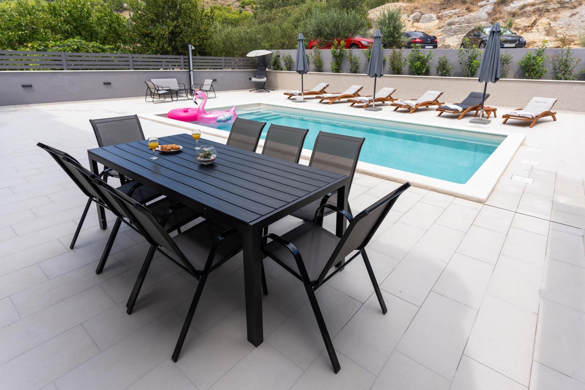 Luxury Apartment Lorena - Private Heated Pool - イェセニツェ エクステリア 写真