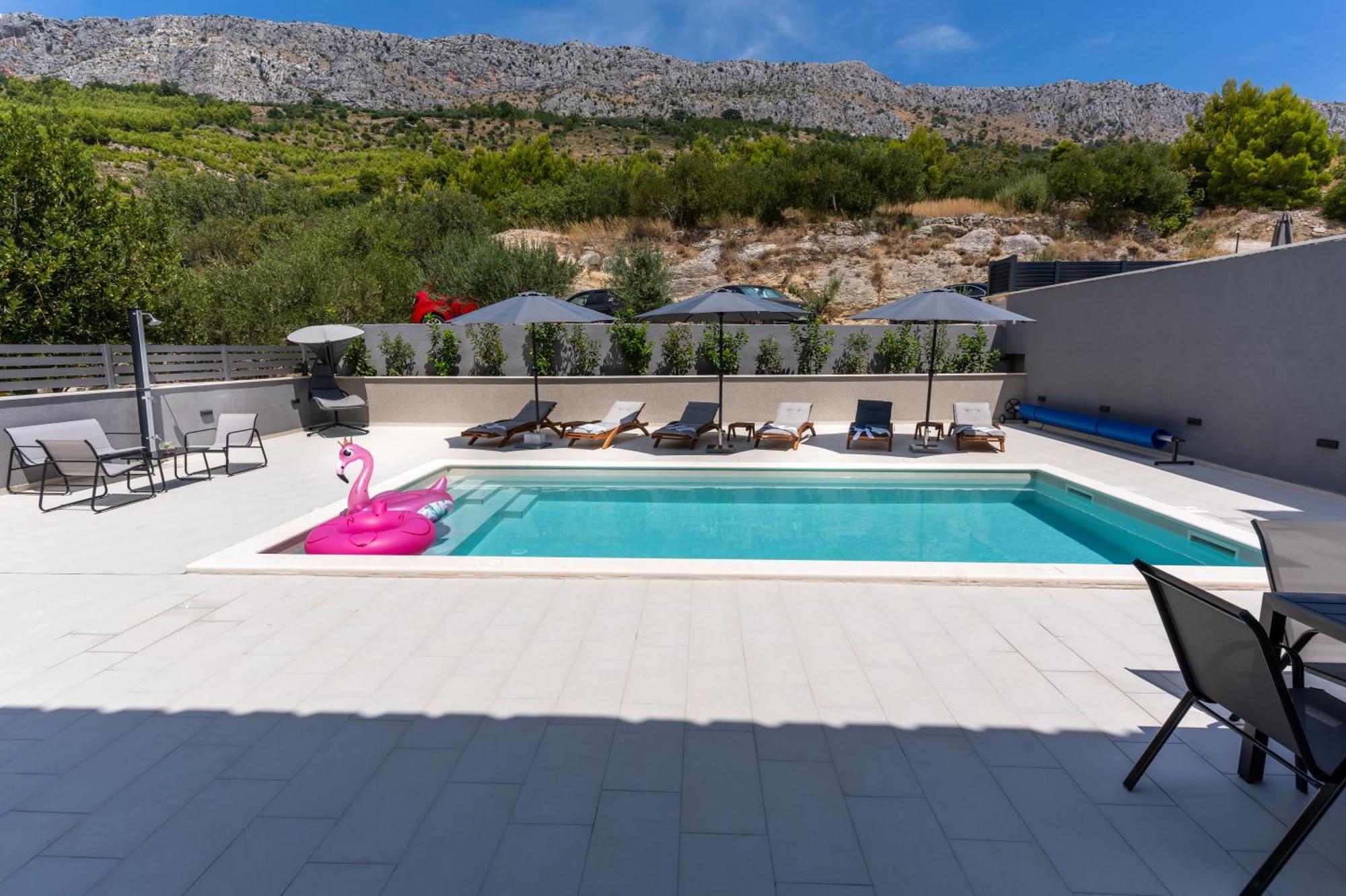 Luxury Apartment Lorena - Private Heated Pool - イェセニツェ エクステリア 写真