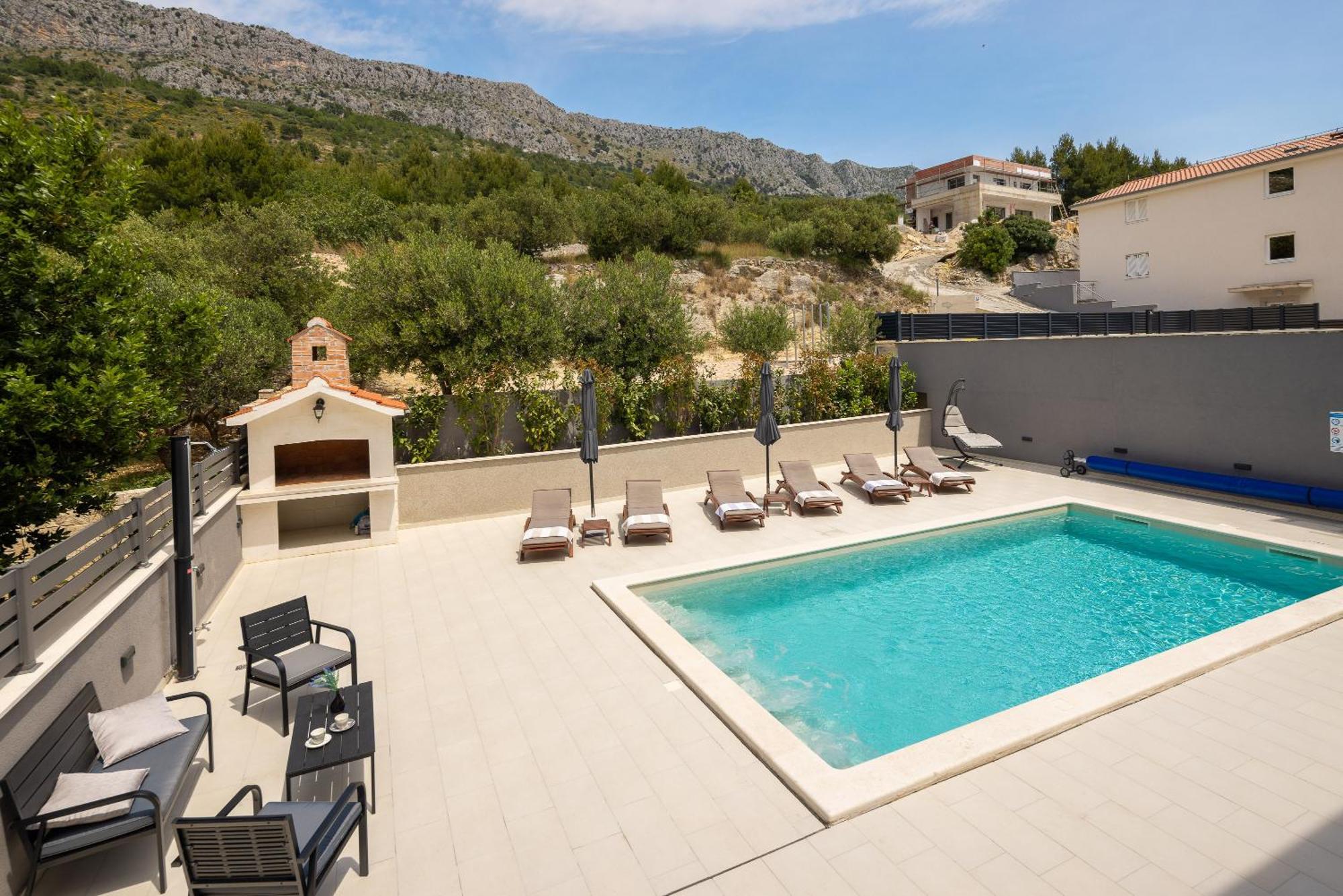 Luxury Apartment Lorena - Private Heated Pool - イェセニツェ エクステリア 写真
