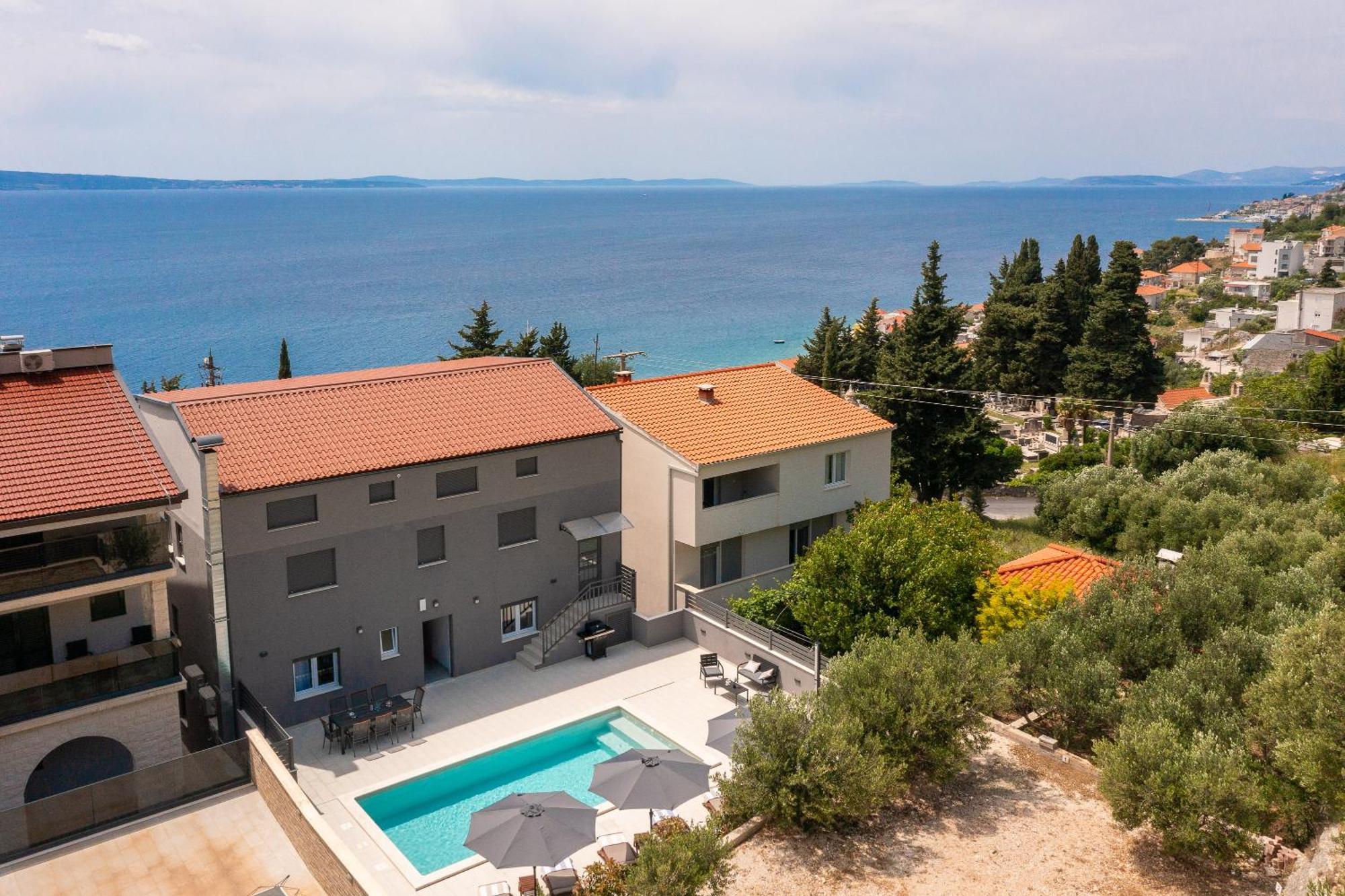 Luxury Apartment Lorena - Private Heated Pool - イェセニツェ エクステリア 写真