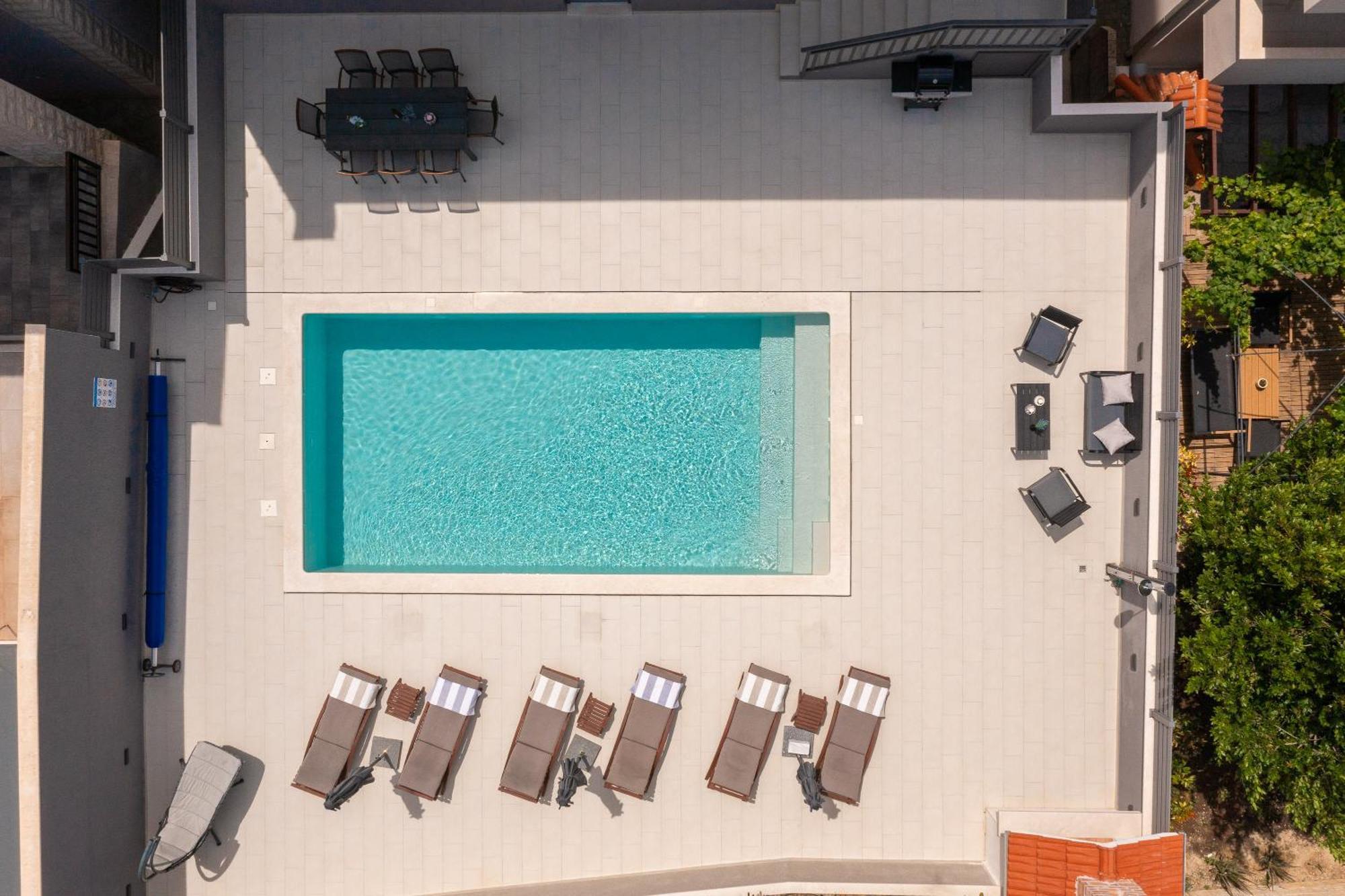 Luxury Apartment Lorena - Private Heated Pool - イェセニツェ エクステリア 写真