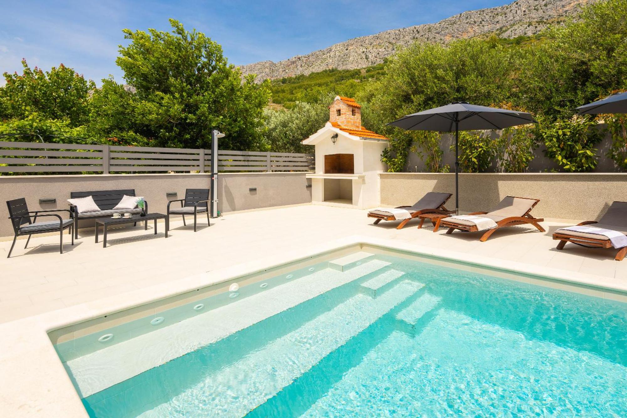 Luxury Apartment Lorena - Private Heated Pool - イェセニツェ エクステリア 写真